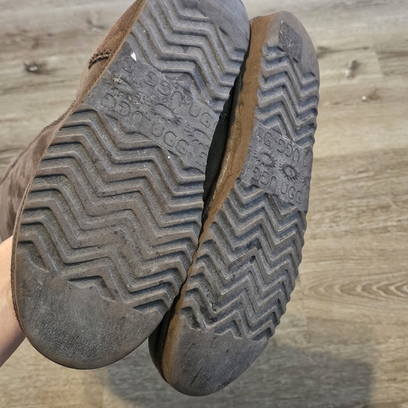 UGG tall classic chocolate brown winter fur boots - Picture 11 of 12